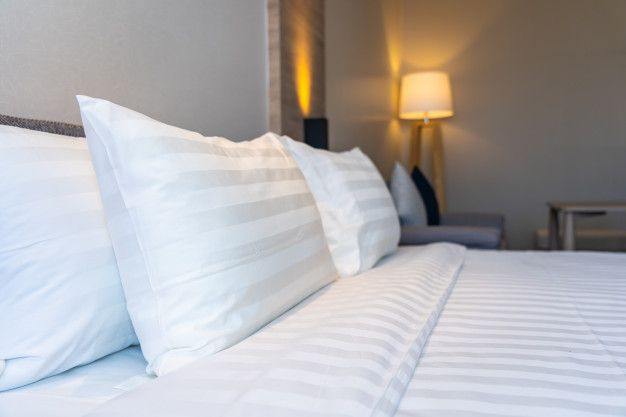 Hotel White Bedsheet 300TC, Cotton, Stripe, 5-Star Quality Full set